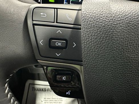 Used 2025 Toyota Camry SE w/ Convenience Package FWD image 19