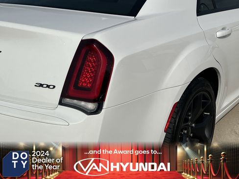 Used 2023 Chrysler 300 Touring w/ Sport Appearance Package image 14