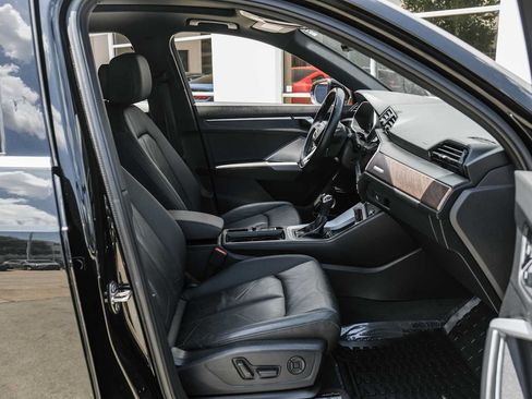Used 2019 Audi Q3 2.0T Premium Plus w/ Premium Plus Package AWD/4WD image 25