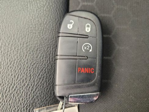 Used 2021 Jeep Compass Latitude w/ Sun and Sound Group AWD/4WD image 32