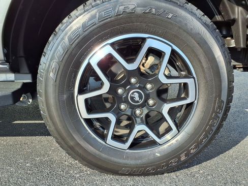 Used 2023 Ford Bronco Outer Banks AWD/4WD image 36