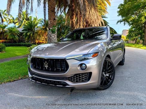 Used 2021 Maserati Levante AWD/4WD image 4