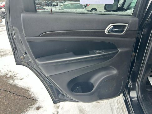 Used 2018 Jeep Grand Cherokee Altitude image 13