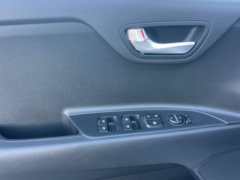 Used 2022 Kia Rio S FWD image 11