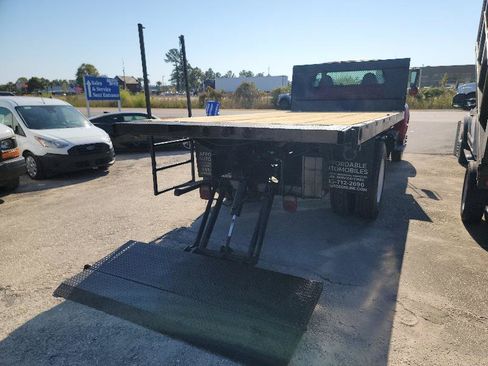 Used 2011 Ford F750 2WD Regular Cab Super Duty image 6