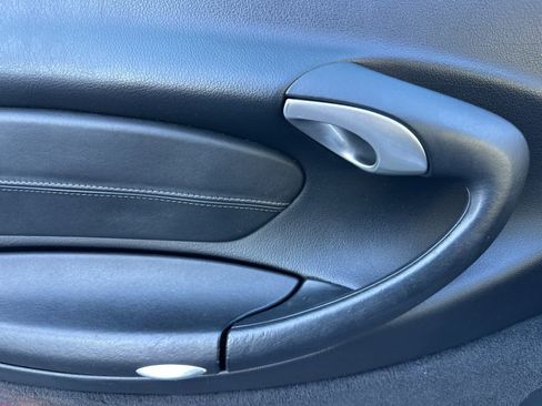 Used 2001 Porsche 911 Carrera 4 image 11