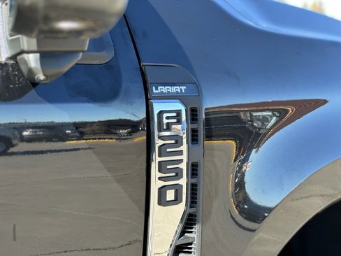 Used 2025 Ford F250 Lariat image 27