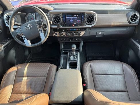 Used 2018 Toyota Tacoma Limited AWD/4WD image 17