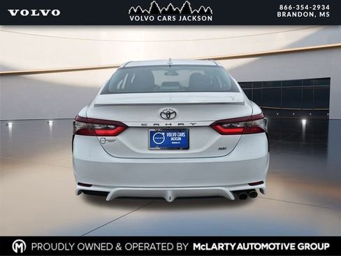 Used 2024 Toyota Camry SE image 5