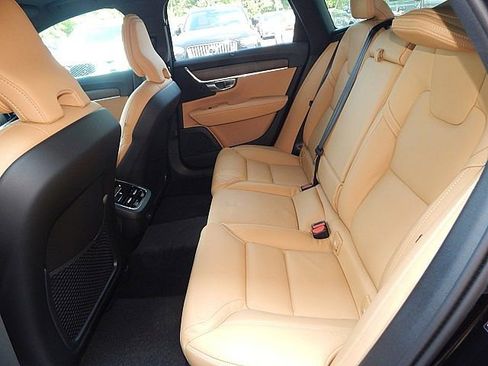 New 2025 Volvo V90 B6 Cross Country Ultra w/ Protection Package Premier image 13