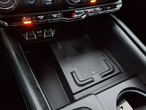 Used 2022 Dodge Durango GT image 11