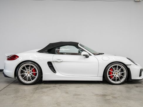 Used 2016 Porsche Boxster Spyder RWD image 18