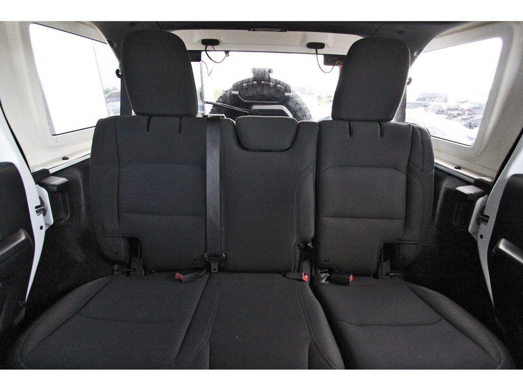 Used 2018 Jeep Wrangler Unlimited Sport AWD/4WD image 14