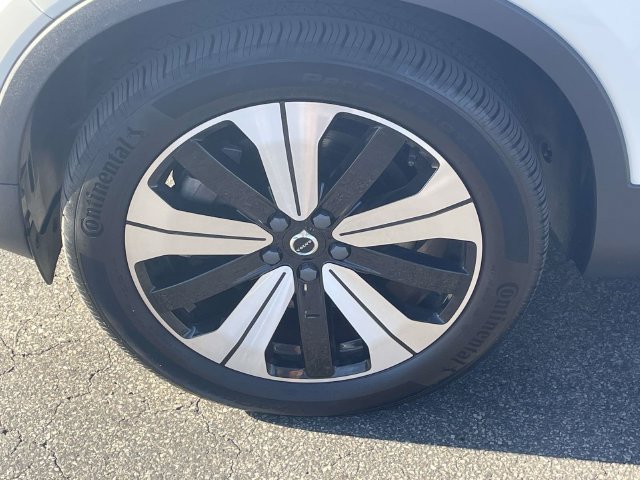 Certified 2023 Volvo C40 P8 Recharge Plus w/ Climate Package AWD/4WD image 8