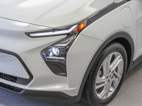 Used 2023 Chevrolet Bolt LT w/ Driver Confidence Package FWD image 5
