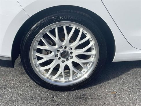 Used 2019 Hyundai Elantra GT N Line image 7