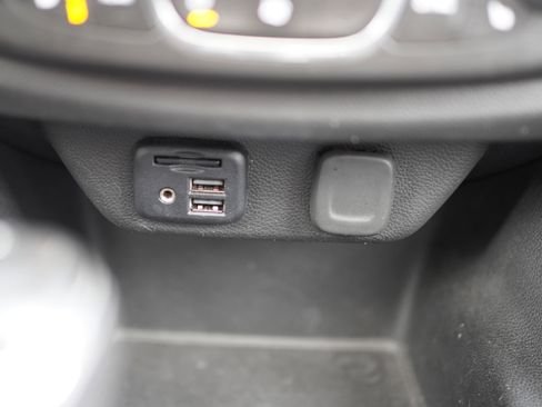 Used 2020 Chevrolet Traverse LT w/ LT Premium Package image 45