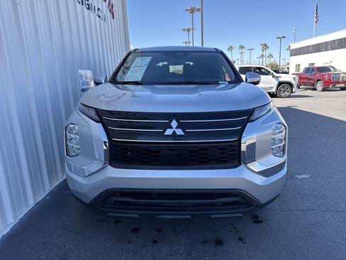 Used 2022 Mitsubishi Outlander ES image 4