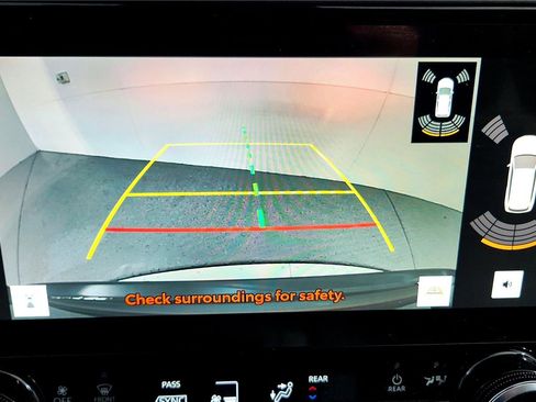 Used 2023 Toyota Highlander Limited image 33