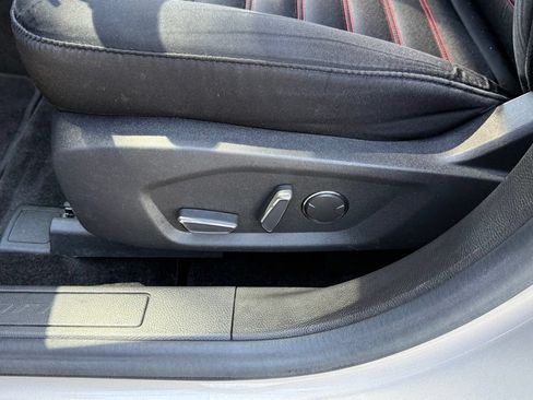 Used 2015 Ford Fusion SE FWD image 25