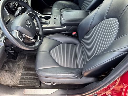 Used 2023 Toyota Highlander XSE FWD image 25