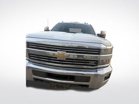 Used 2016 Chevrolet Silverado 3500 LTZ AWD/4WD image 7
