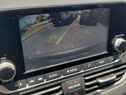 Used 2023 Nissan Altima 2.5 S FWD image 25