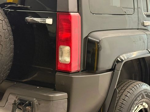 Used 2006 HUMMER H3 AWD/4WD image 10
