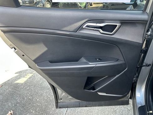 Used 2025 Kia Sportage LX image 15