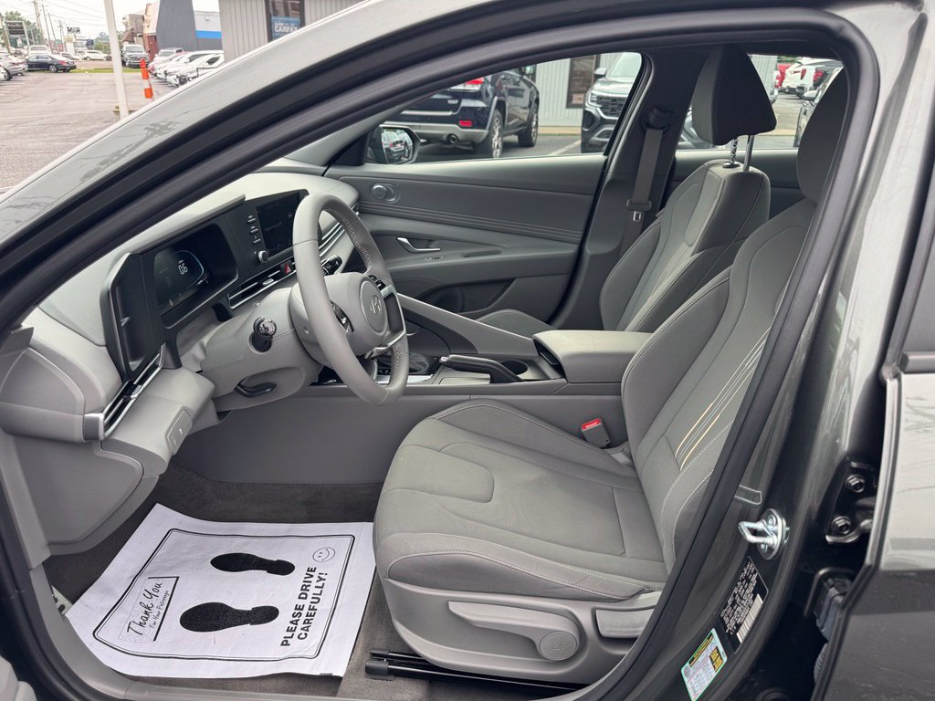 Used 2026 Hyundai Elantra Sport FWD image 10