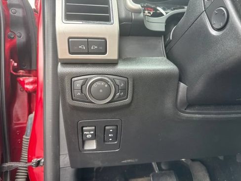 Used 2020 Ford F150 Lariat w/ Equipment Group 502A Luxury AWD/4WD image 13