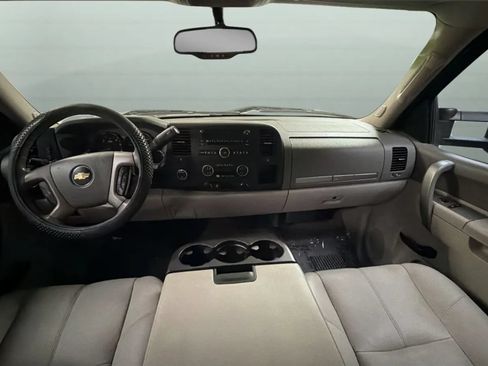 Used 2012 Chevrolet Silverado 2500 LT w/ Interior Plus Package AWD/4WD image 9