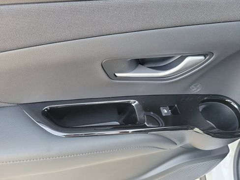 Certified 2025 Hyundai Santa Cruz SEL image 9