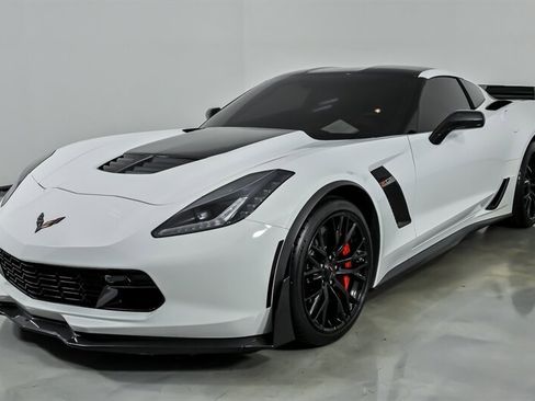 Used 2016 Chevrolet Corvette Z06 w/ 3LZ Preferred Equipment Group RWD image 6