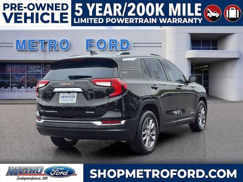 Used 2023 GMC Terrain SLT image 3