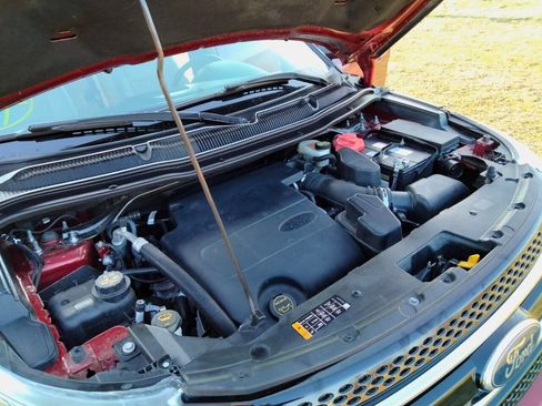 Used 2015 Ford Explorer XLT w/ Equipment Group 202A image 24