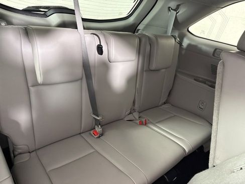 Used 2019 Toyota Highlander XLE image 30