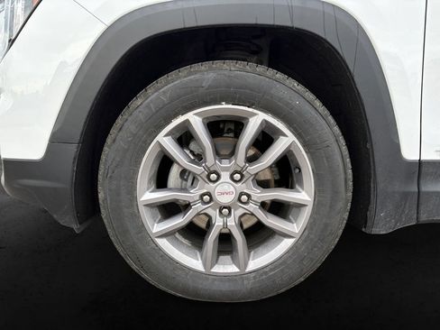 Used 2024 GMC Terrain SLT AWD/4WD image 12