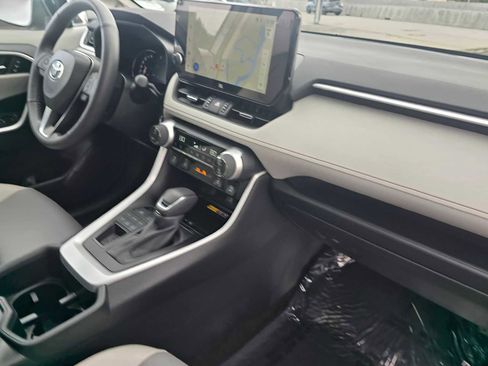 Used 2025 Toyota RAV4 XLE Premium image 12