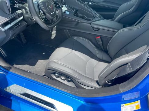 Used 2025 Chevrolet Corvette Stingray Preferred Cpe w/ 2LT RWD image 9