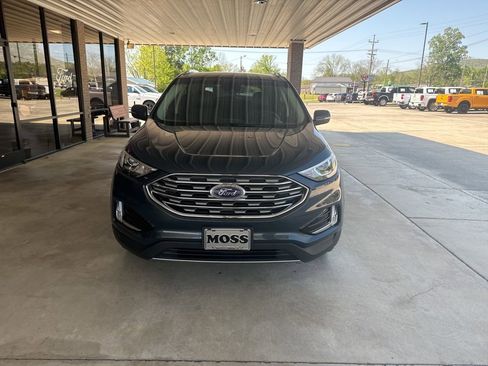 Used 2019 Ford Edge Titanium w/ Class II Trailer Tow Package AWD/4WD image 2