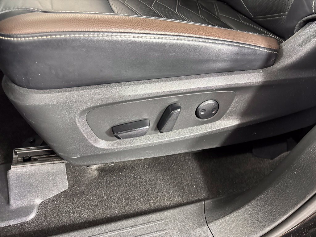 Used 2023 Nissan Pathfinder Platinum w/ Cargo Package AWD/4WD image 27