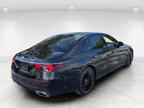 Used 2025 Mercedes-Benz E 350 Sedan image 4