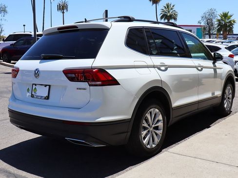 Used 2019 Volkswagen Tiguan SE w/ Panoramic Sunroof Package AWD/4WD image 13