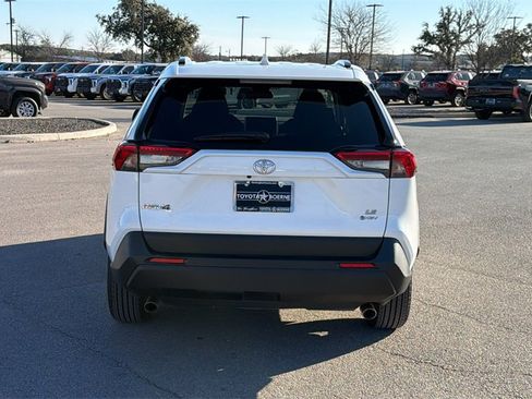 Used 2025 Toyota RAV4 LE image 4