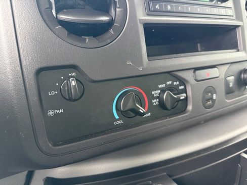 Used 2022 Ford E-350 and Econoline 350 Super Duty w/ Power Windows & Locks Group image 14