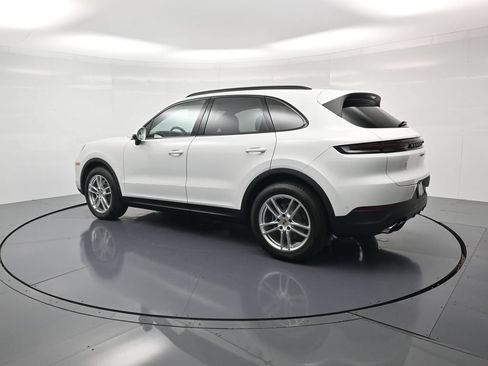 Used 2026 Porsche Cayenne AWD/4WD image 3