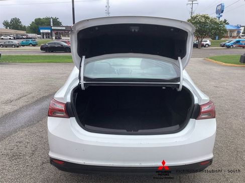 Used 2022 Chevrolet Malibu LT image 16