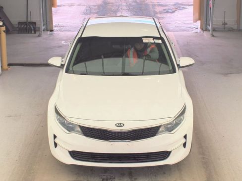 Used 2018 Kia Optima LX image 8