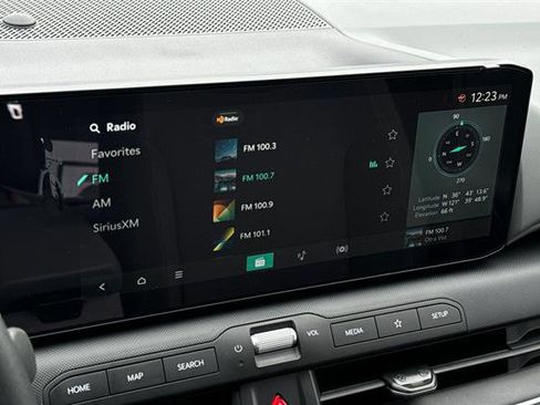 New 2025 Kia K4 LXS image 19